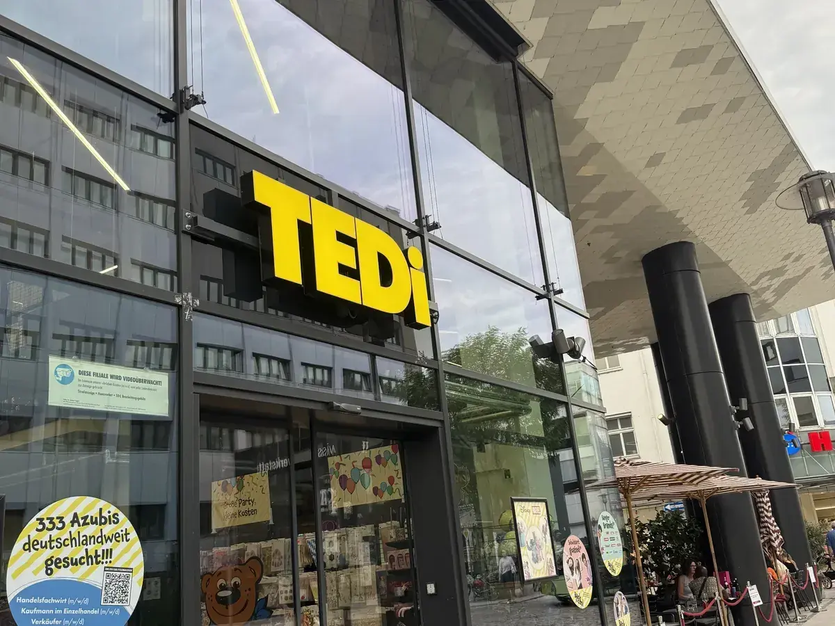 Innenansicht der gereinigten Fensterfront